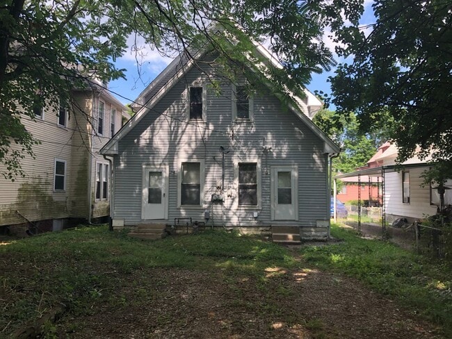 Photo - Spacious 2 Bedroom Half Double