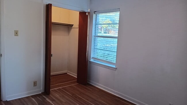 Photo - 1402 Hillcrest Dr