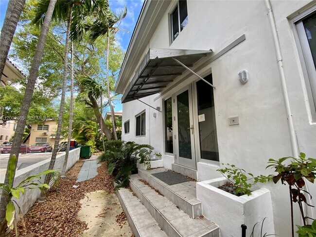 Photo - 215 Antilla Ave Unit 3