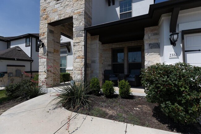 Photo - 2332 Giona Pl