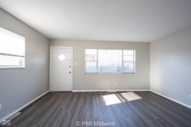 Photo - 5843 Woodside Dr