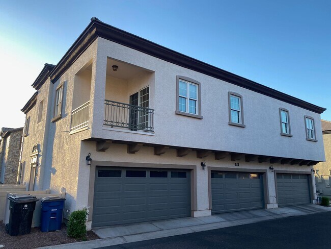 Photo - Resort-Style Living in Gilbert – 3 Bed Townhome Near SanTan Village