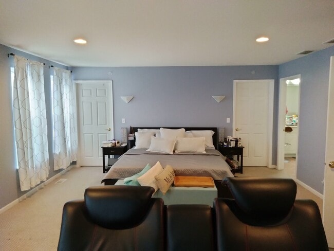 Photo - 8217 Lincoln Ave