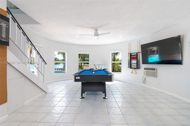 Photo - 2500 NE 199th St