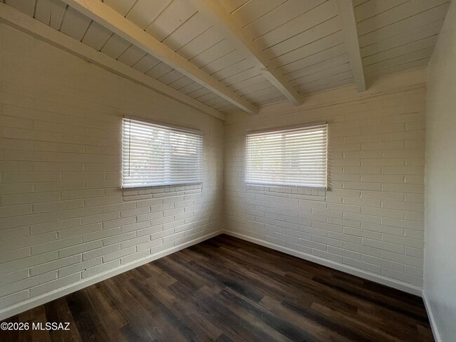 Photo - 26 E Glenn St