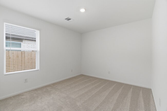 Building Photo - 1538 Golden Iris Dr