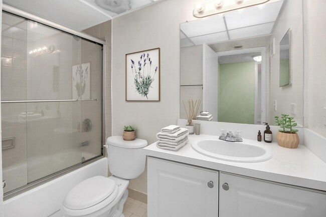 Photo - 8160 Geneva Ct Unidad 314