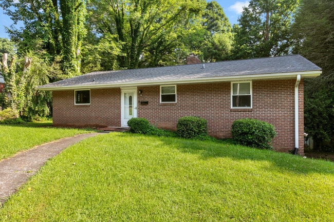 Photo - 68 Wilshire Dr