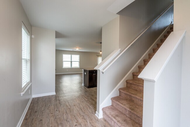 Photo - 245 Bender St