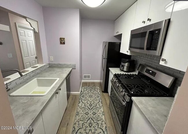 Photo - 182 Azalea Cir