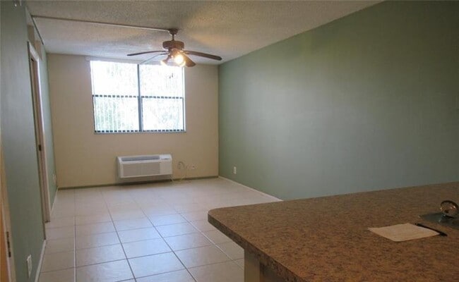 Photo - 2401 Riverside Dr Unidad 311-B