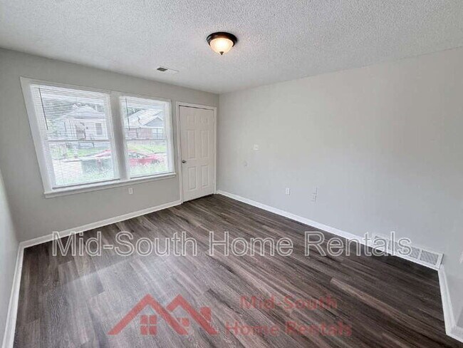 Photo - 1199 Tunstall St