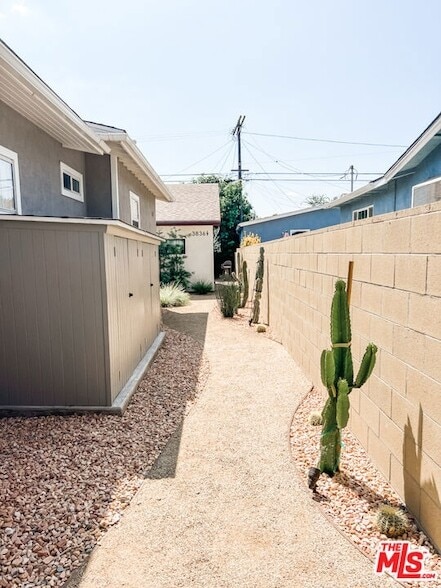 Photo - 3836 1/2 Seneca Avenue Unit