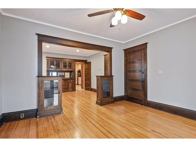 Building Photo - 3117 Fremont Ave S Unit #1