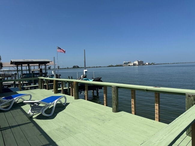 Photo - 498 Brightwaters Dr