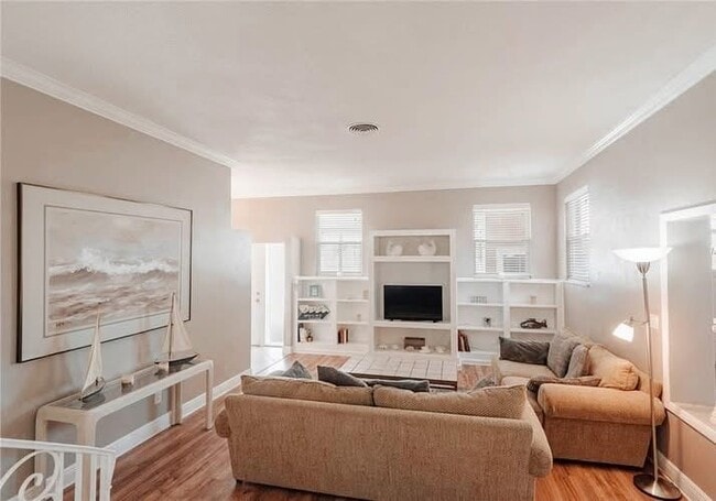Photo - 2173 W Vina Del Mar Blvd