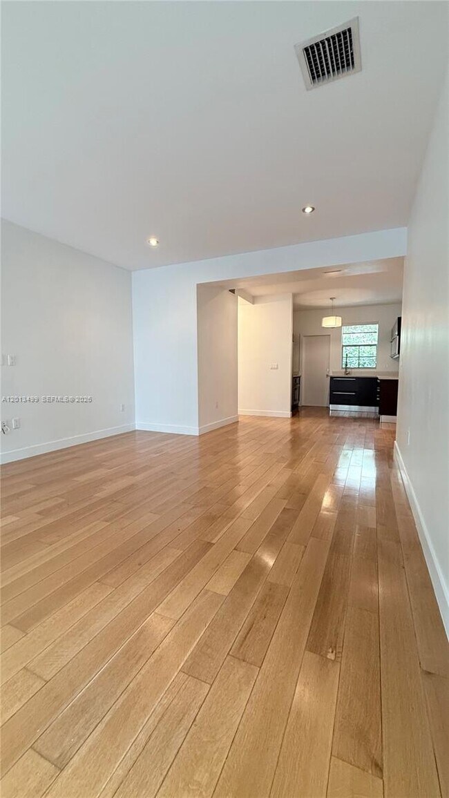 Photo - 2031 Meridian Ave Unit 3