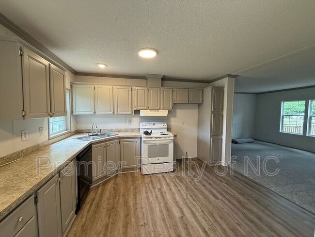 Photo - 5474 Robinhood Rd