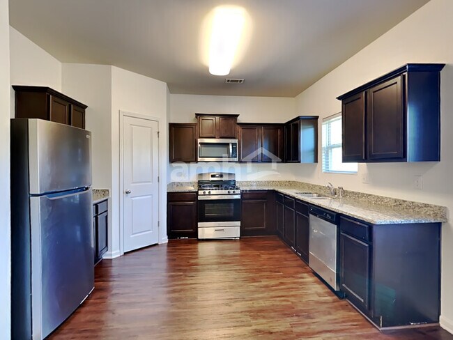 Photo - 4013 Clay Ct SE