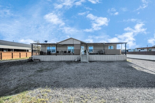 Photo - 1450 Rd 5734