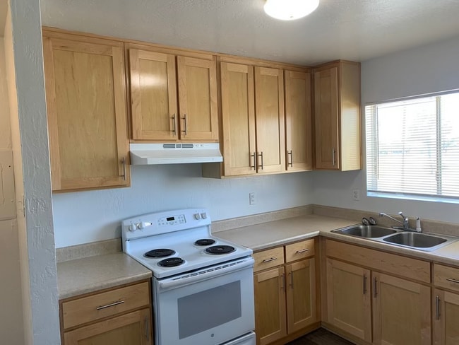190 W Alamo St Unit A