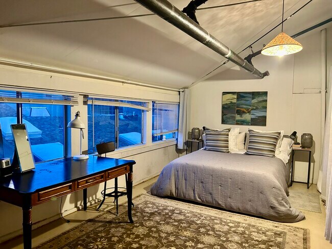Loft Pix I - 2934 Ford St Apartments Unit Ford Street Studios 1
