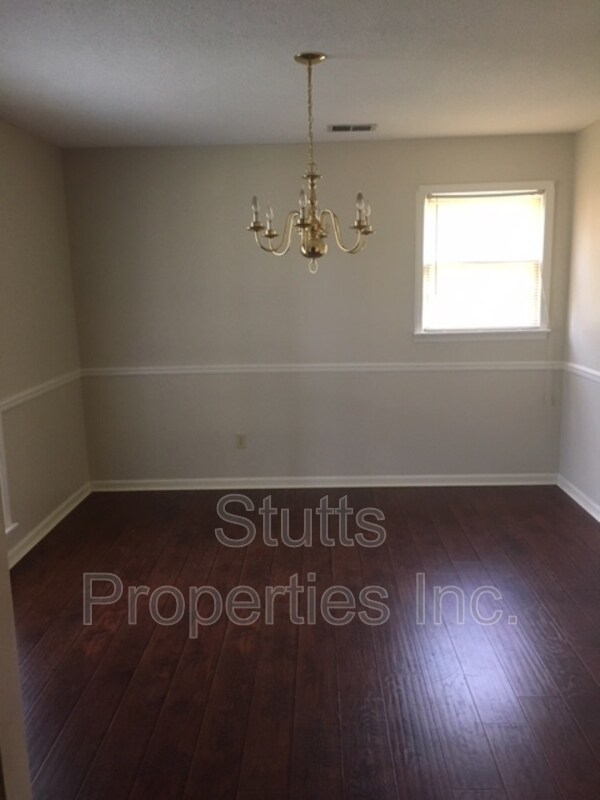 Photo - 7403 Knollwood St