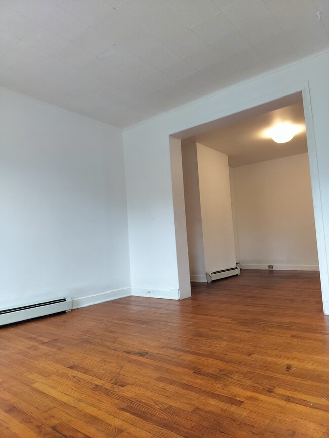 Building Photo - 73 Rensselaer Ave Unit 73 Rensselaer avenue