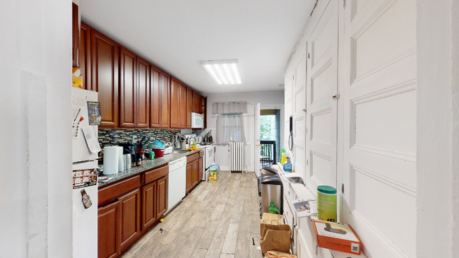 Building Photo - 146 Beethoven St Rental
