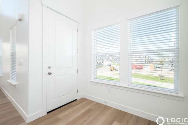 Photo - Brand New Row End Townhome in Lehi Utah!