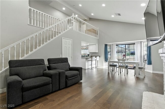 Photo - 3280 Dayflower St