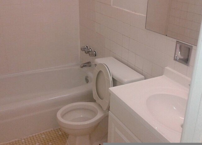 Photo - 1515 W Morse Ave