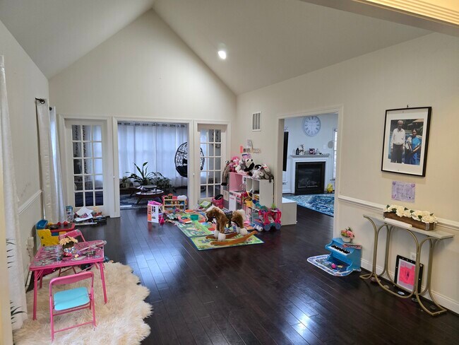 Photo - 22908 N Brown Square