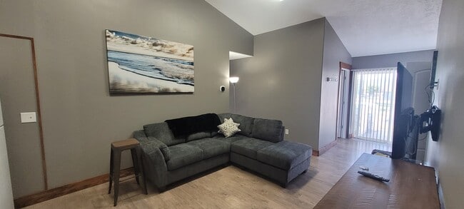 Building Photo - Vista Unit 37 - Furnished Rental