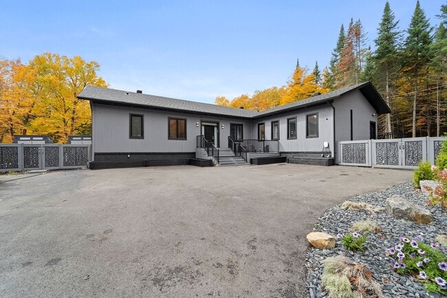 Photo - 44 Chem. d'Estérel