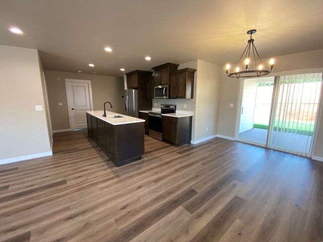 Photo - ~Brand New House in Oakland~