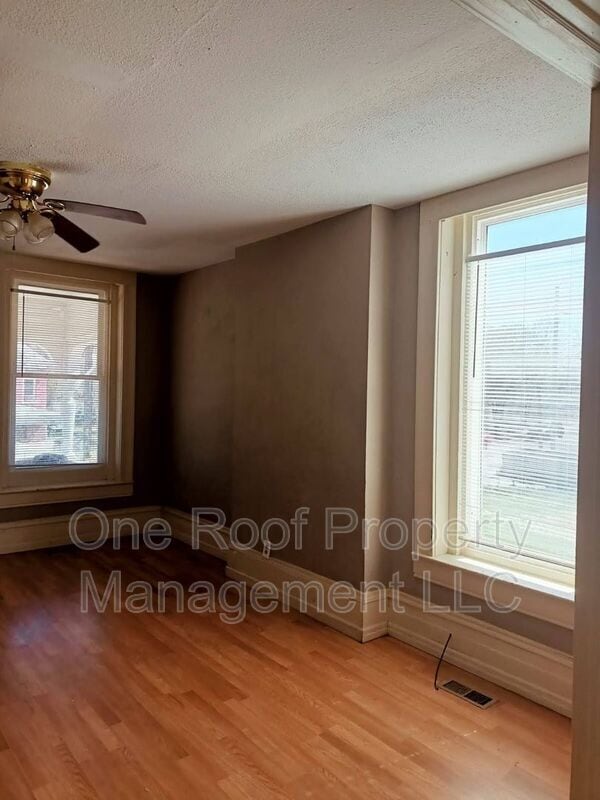 Photo - 716 Indiana Ave