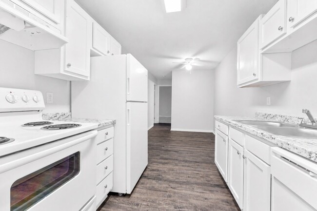 5963 Walnut Cir Dr Unit D13