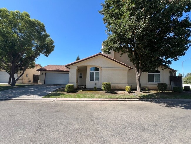 Building Photo - FOR RENT 3 Bed | 2 Bath | 1,646 sq ft – Ga... Rental
