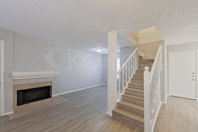 Photo - 2108 Woodnote Ln