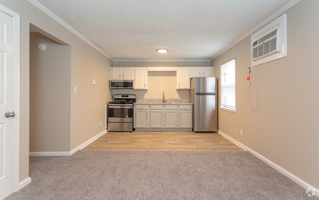 1BR, 1BA - 750 SF
