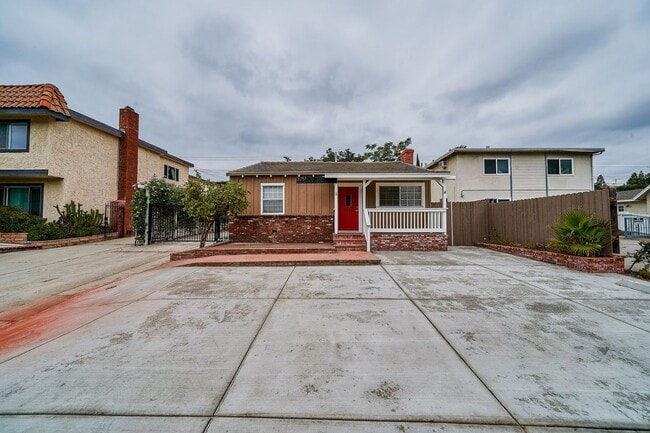 Photo - 3251 Honolulu Ave