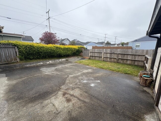 Photo - 3 Bed 1 Bath House Eureka