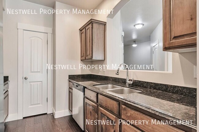 Photo - Gorgeous 3-bed Townhome in Draper!