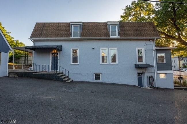 Photo - 120 Bloomfield Ave Unit 1