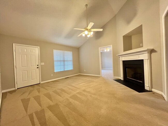 Photo - 3 Bedroom 2 Bathroom Home w/ Garage on One Level