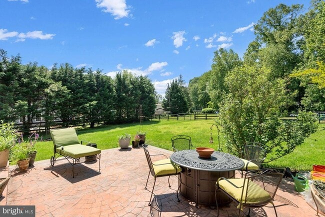 Photo - 636 Walker Rd