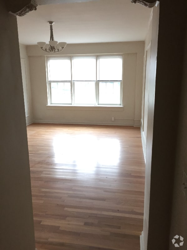 Building Photo - 1 W 28th St Rental