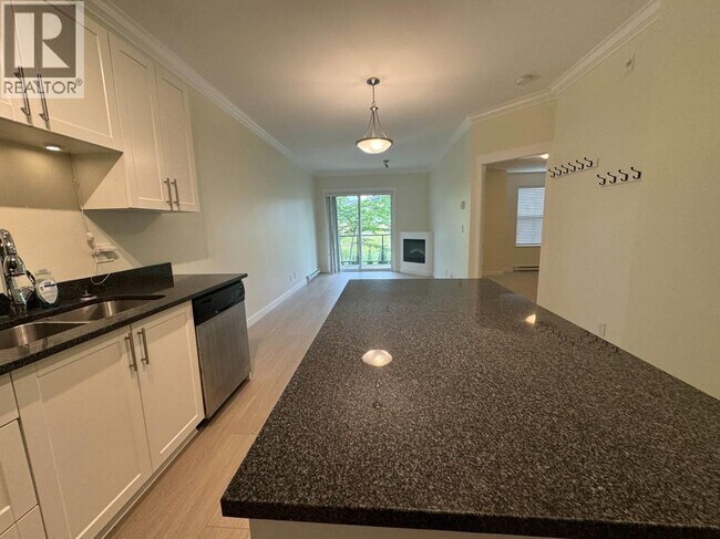 Photo - 11580-11223 223 St Unit 203