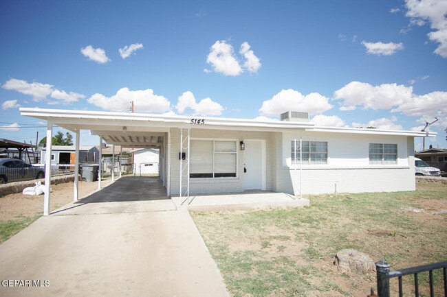 Photo - 5145 Rutherford Dr House